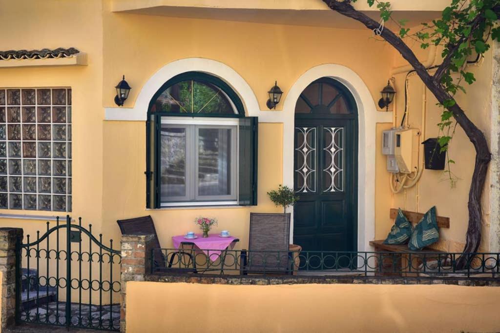 Nafsikas Apartment - Ipsos Beach Exterior photo