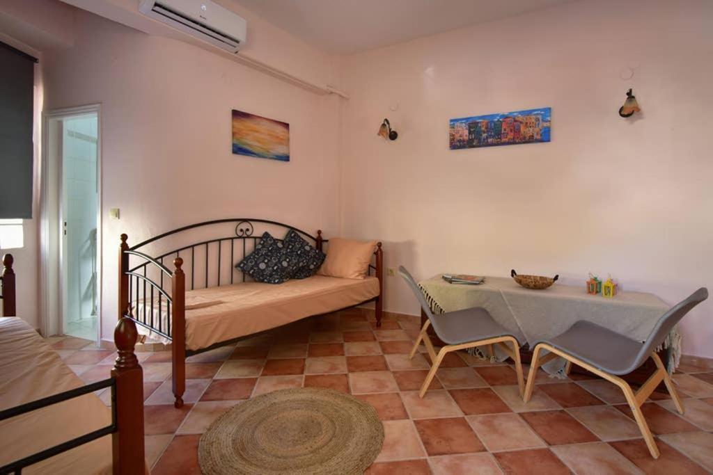 Nafsikas Apartment - Ipsos Beach Exterior photo