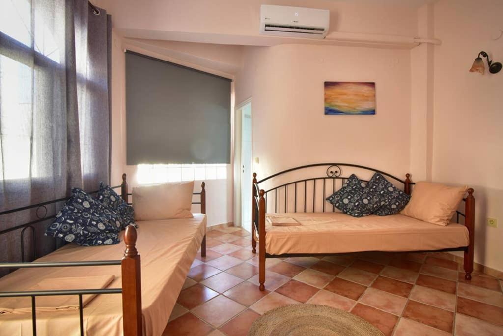 Nafsikas Apartment - Ipsos Beach Exterior photo